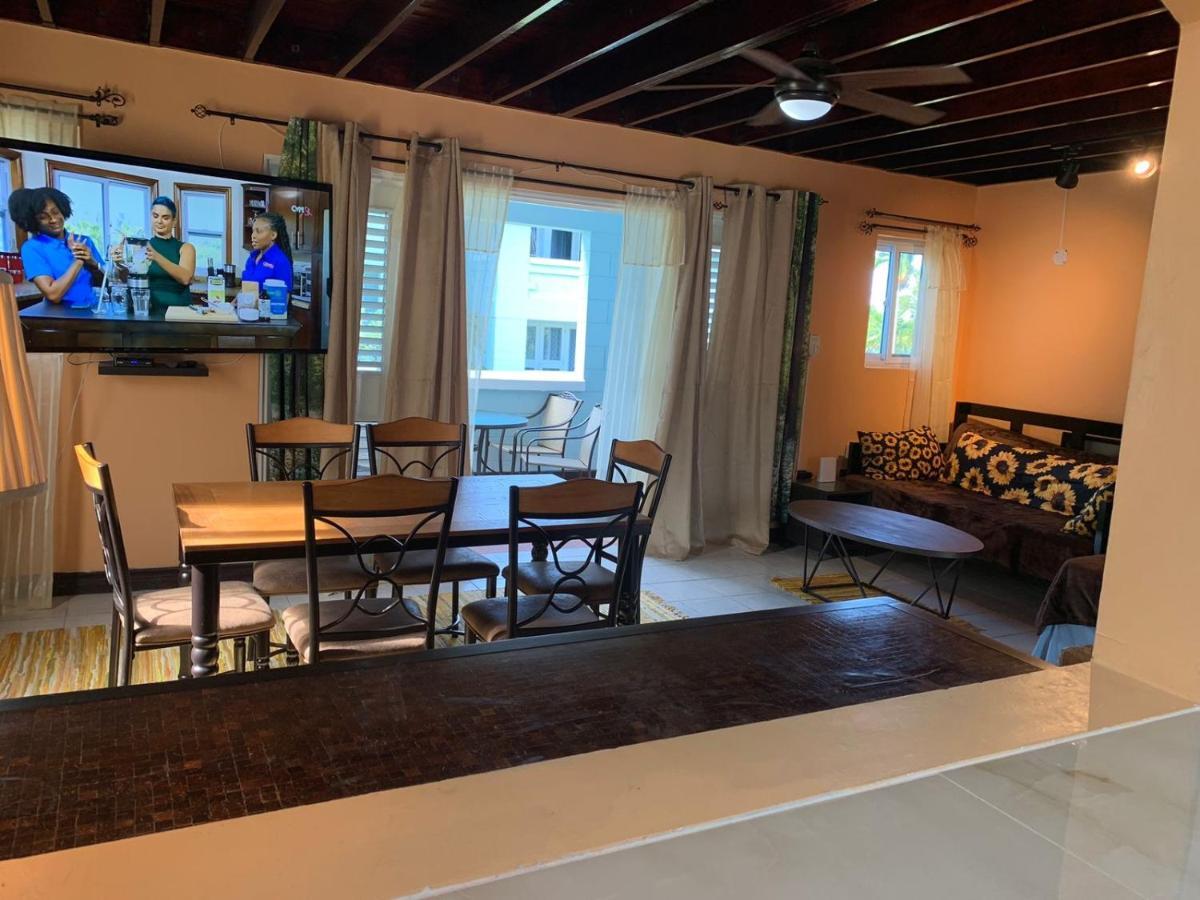 Stunning 2 Bedroom House At Point Village Негрил Экстерьер фото